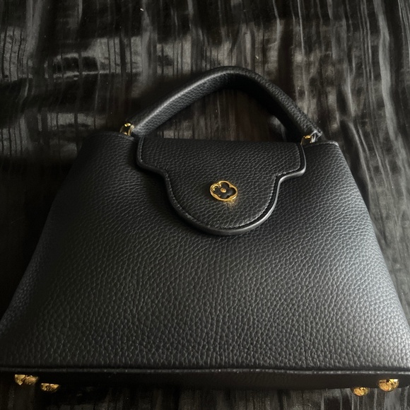 LV handbag - Picture 1 of 6